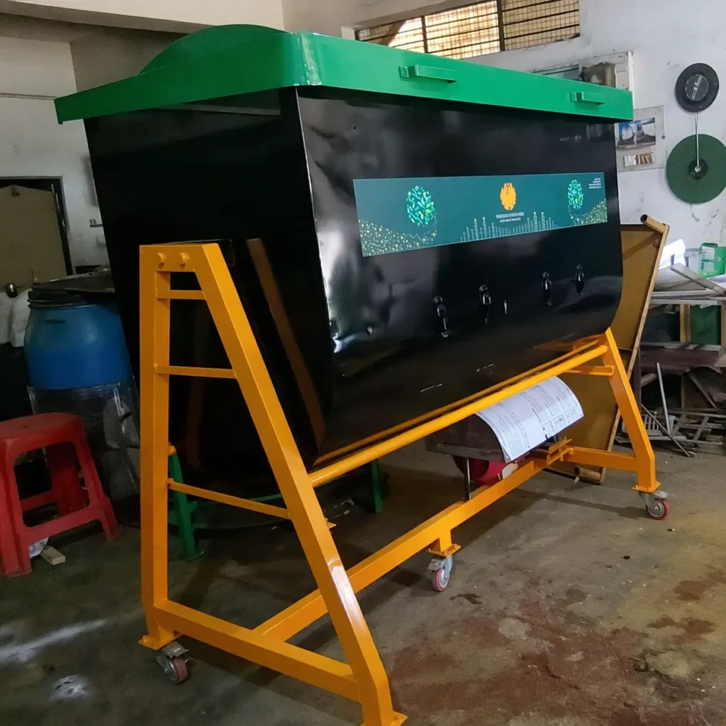 Mechanised Solar Composter with Automated Mixer for Large-Scale Composting