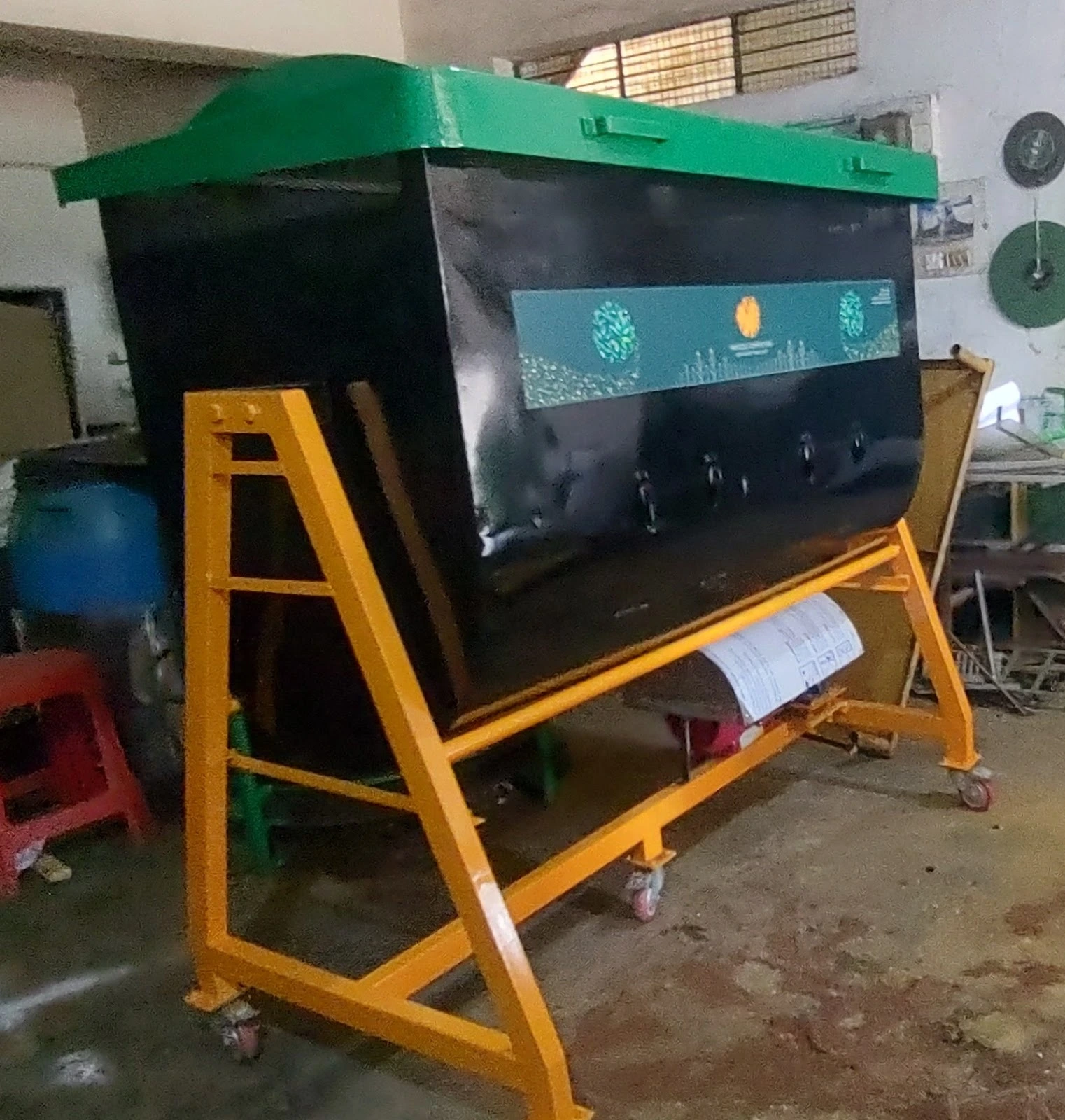 Mechanised Composter With Integrated Mixer