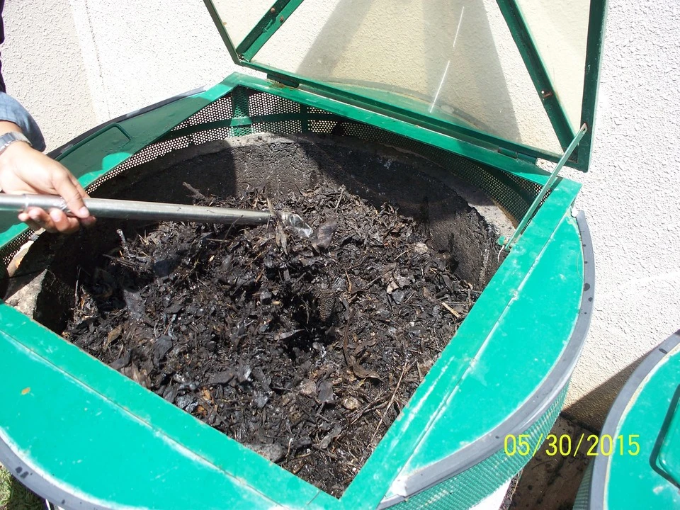 How to compost kitchen waste at home using a Marigold aerobic composter